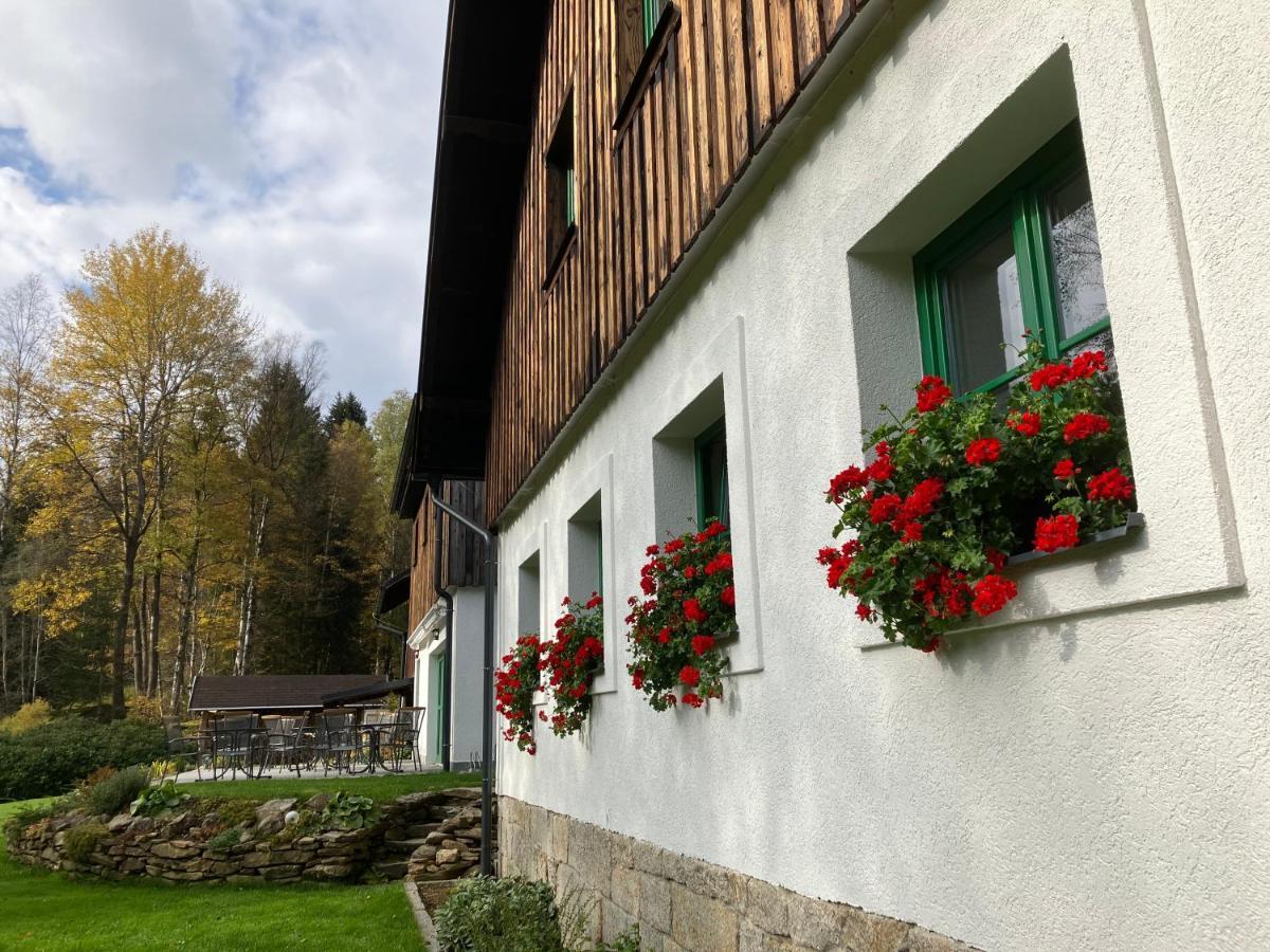 Chata Rozhlas Železná Ruda Buitenkant foto
